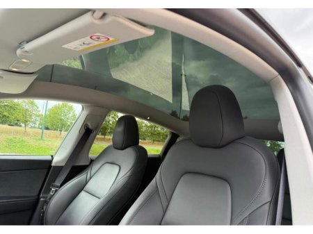 2024 Tesla Model Y - thumbnail 5