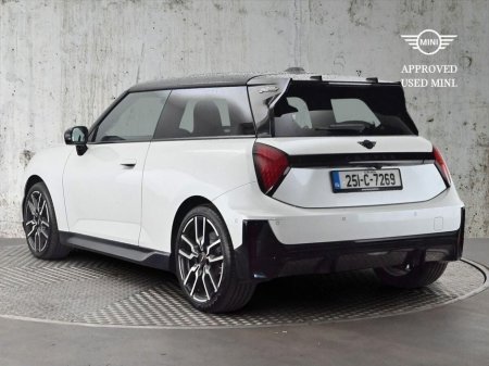 2025 MINI Hatch Cooper E €38,900