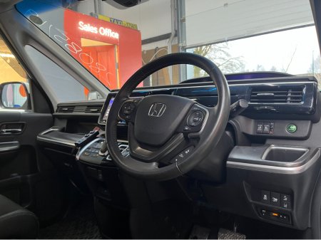 2019 Honda Stepwagon - thumbnail 11