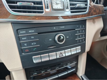 2016 Mercedes-Benz E Class E220 BLUETEC SE 5DR AUTO CDI €16,950 thumbnail