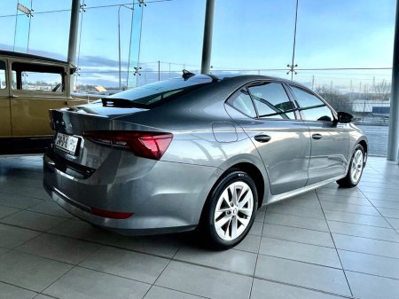 2024 Skoda Octavia OCTAVIA AMB 2.0TDI 115HP €30,995 thumbnail