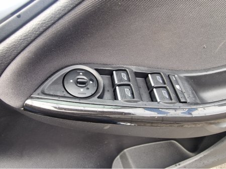 2015 Ford Focus - thumbnail 21