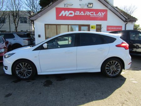 2017 Ford Focus - thumbnail 5