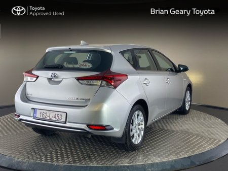 2016 Toyota Auris - thumbnail 2