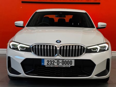 2023 BMW 3 Series - view 3