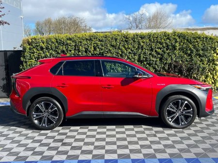 2024 Toyota bZ4X - thumbnail 2