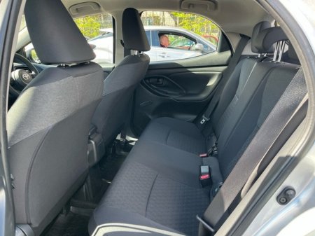 2023 Toyota Yaris - thumbnail 7