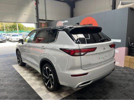 2024 Mitsubishi Outlander - photo 4