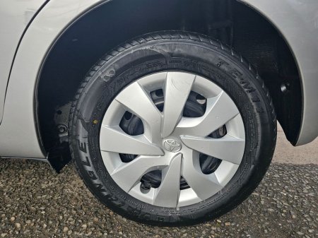 2016 Toyota Vitz - thumbnail 31