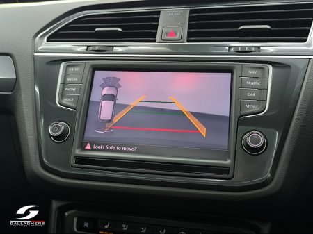 2017 Volkswagen Tiguan (171) R-LINE 2.0 TDI **4MOTION 240BHP**DSG AUTO €24,995 thumbnail