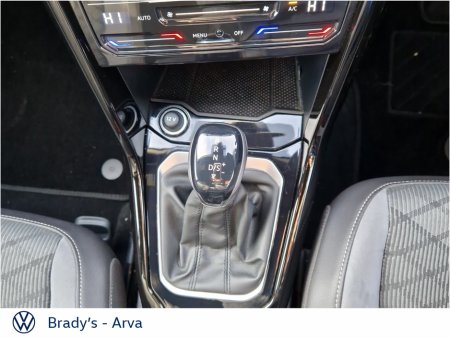 2023 Volkswagen T-Roc R-LINE 1.5 TSI 150BHP D7F 5DR €28,950 thumbnail