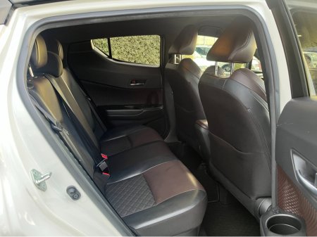 2020 Toyota C-HR SOL AUTOMATIC HYBRID 1.8 PETROL //ADAPTIVE CRUISE CONTROL//KEYLESS ENTRY//REVERSE CAMERA//HEATED SEATS// €22,950 thumbnail