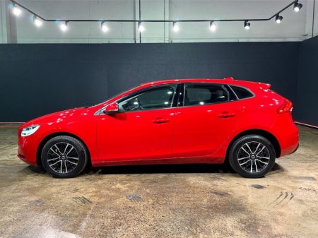 2019 Volvo V40 - thumbnail 6