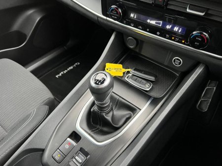 2023 Nissan Qashqai SV 1.3 // FULL SERVICE HISTORY // VERY LOW MILEAGE // APPLE CARPLAY €26,900 thumbnail