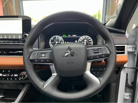 2024 Mitsubishi Outlander - thumbnail 10