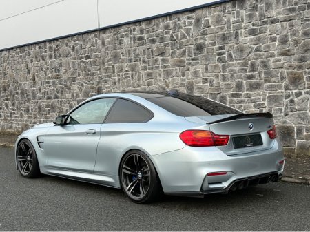 2016 BMW M4 - thumbnail 5