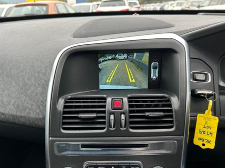 2016 Volvo XC60 - thumbnail 18