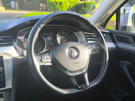 2018 Volkswagen Passat - thumbnail 15