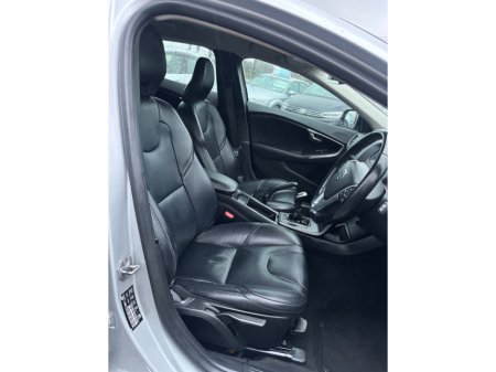 2015 Volvo V40 1.6 D2 (115hp) SE Leather €8,950 thumbnail