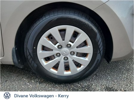 2016 Hyundai i30 1.4L Petrol Classic €8,750 thumbnail