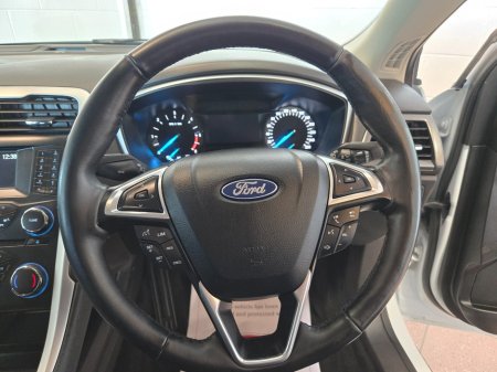 2015 Ford Mondeo - thumbnail 18