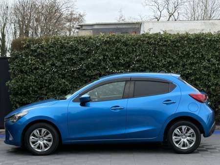 2016 Mazda Demio - thumbnail 3