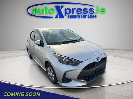 2020 Toyota Yaris 1.5 HYBRID G Automatic, Reversing camera