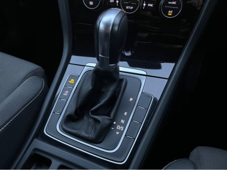 2014 Volkswagen Golf 1.4 AUTOMATIC PETROL FOUR-DOOR €11,950 thumbnail