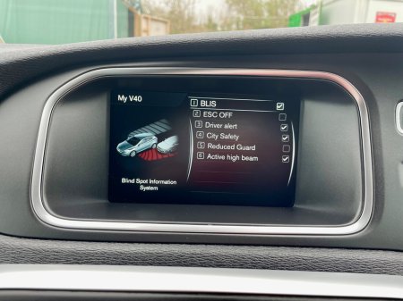 2017 Volvo V40 - thumbnail 30