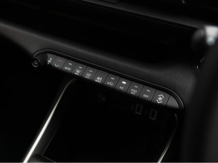 2025 Jeep Avenger 1.2 100HP MT ALTITUDE €27,950 thumbnail