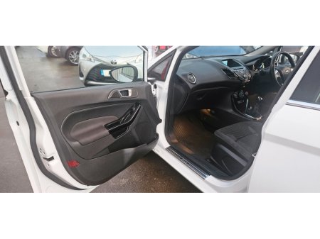 2016 Ford Fiesta ZETEC TURBO 1.0 eco 100 low miles €8,750 thumbnail