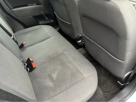 2006 Ford Fiesta GHIA 1.4 5DR AUTO €2,950 thumbnail