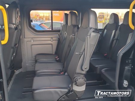 2024 Renault Trafic Passenger 9 SEAT AUTO 170HP RED EDITION €54,999 thumbnail