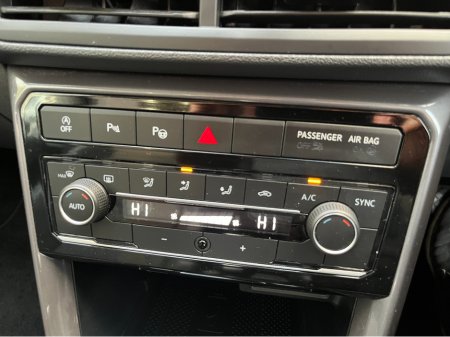 2021 Volkswagen T-Cross STYLE AUTOMATIC 1.0 PETROL //HALF LEATHER SEATS//KEYLESS ENTRY//ADAPTIVE CRUISE CONTROL//REVERSE CAMERA// €22,950 thumbnail