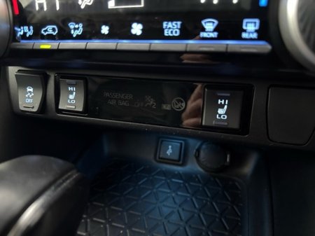 2022 Toyota Rav4 HYBRID PLATINUM €40,950 thumbnail