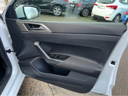 2020 Volkswagen Polo COMFORTLINE AUTOMATIC 1.0 PETROL //ADAPTIVE CRUISE CONTROL//KEYLESS ENTRY//WIRELESS PHONE CHARGING//REVERSE CAMERA// €17,950 thumbnail