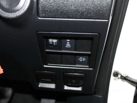 2024 Toyota Hilux 2.8 SR5 Double CAB 4DR €48,999 thumbnail