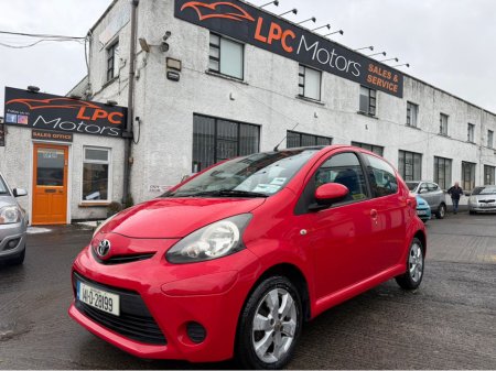 2014 Toyota Aygo 1.0 AURA BI-TONE 4DR €5,990 thumbnail