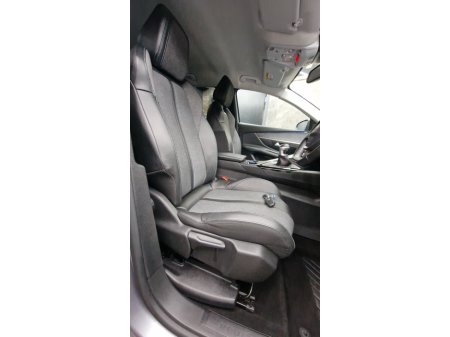 2021 Peugeot 3008 - thumbnail 5