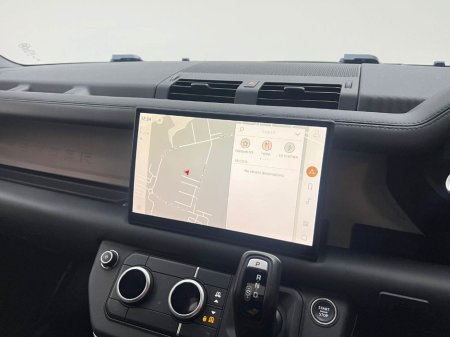 2024 Land Rover Defender HSE X-DYNAMIC P400E €92,990 thumbnail