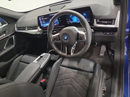 2025 BMW iX1 - thumbnail 6