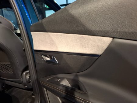 2024 Peugeot 3008 GT 1.2 MHEV 136 E-DCS6 4DR €35,950 thumbnail