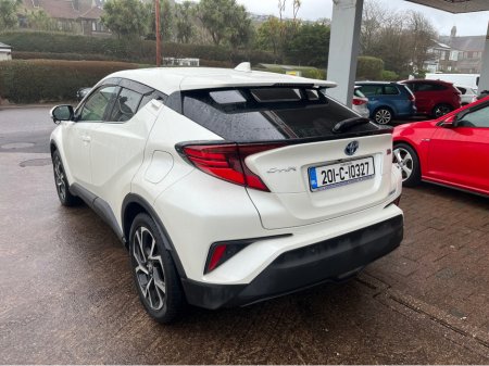 2020 Toyota C-HR 6AA-ZYX11 €24,000 thumbnail