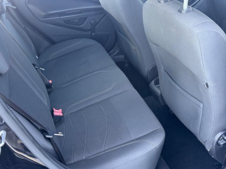 2015 Ford Fiesta - thumbnail 7