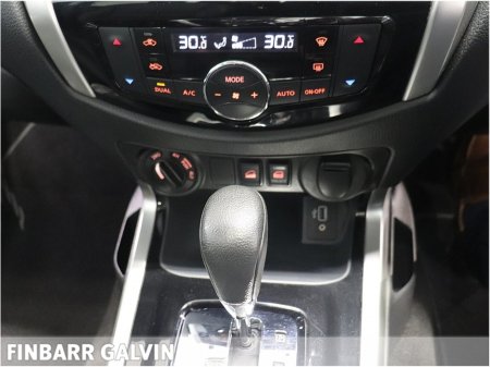 2021 Nissan Navara  thumbnail