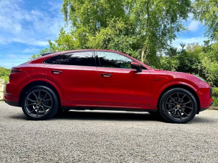 2022 Porsche Cayenne - thumbnail 2