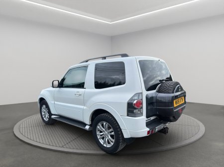 2016 Mitsubishi Pajero  thumbnail