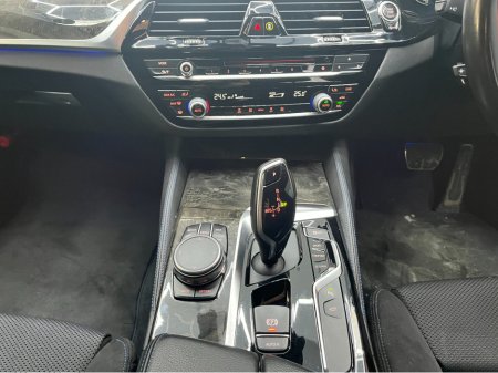 2018 BMW 5 Series - thumbnail 24