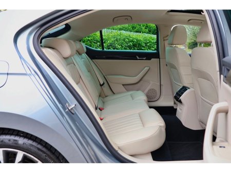 2016 Skoda Superb - thumbnail 14