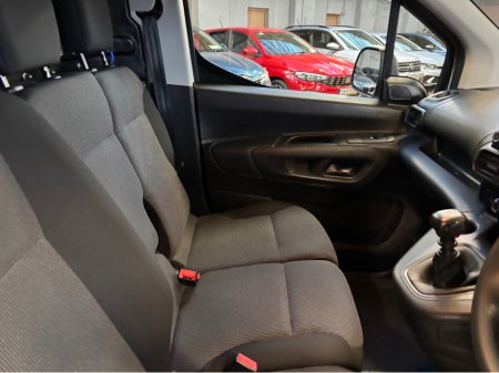 2024 Citroen Berlingo 1.5 dsl Lwb Only 17000 kms THIS PRICE IS VAT EXCLUSIVE Finance Available own this van from €90 per week €17,072 thumbnail